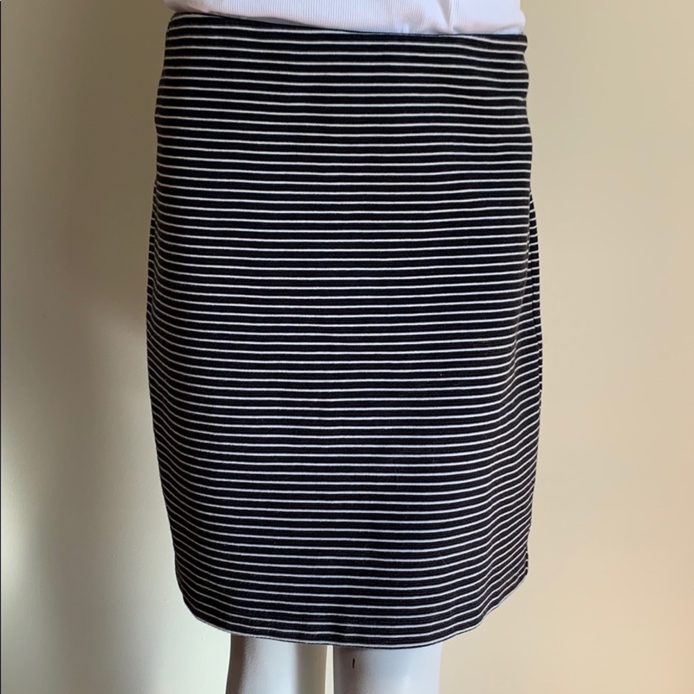 Ann Taylor Loft pull on striped pencil skirt  L